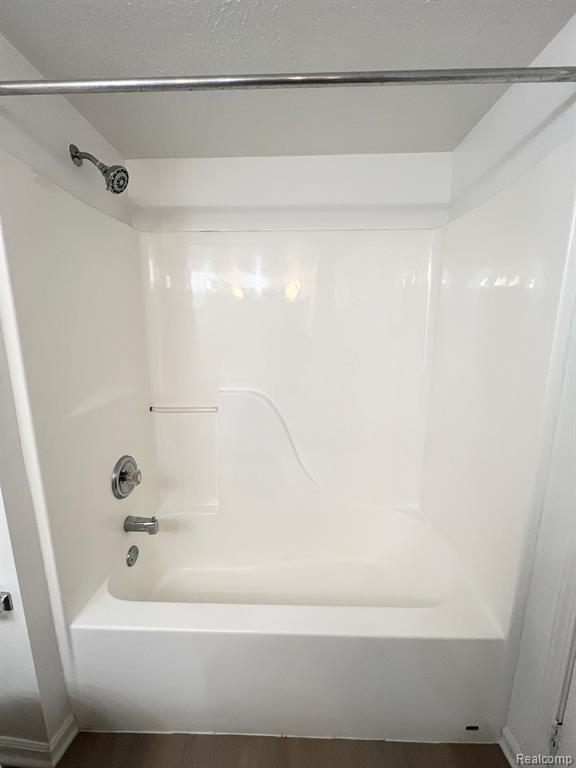 1336 HEATHERWOOD Lane, Ann Arbor, MI 48108 — Photo 9