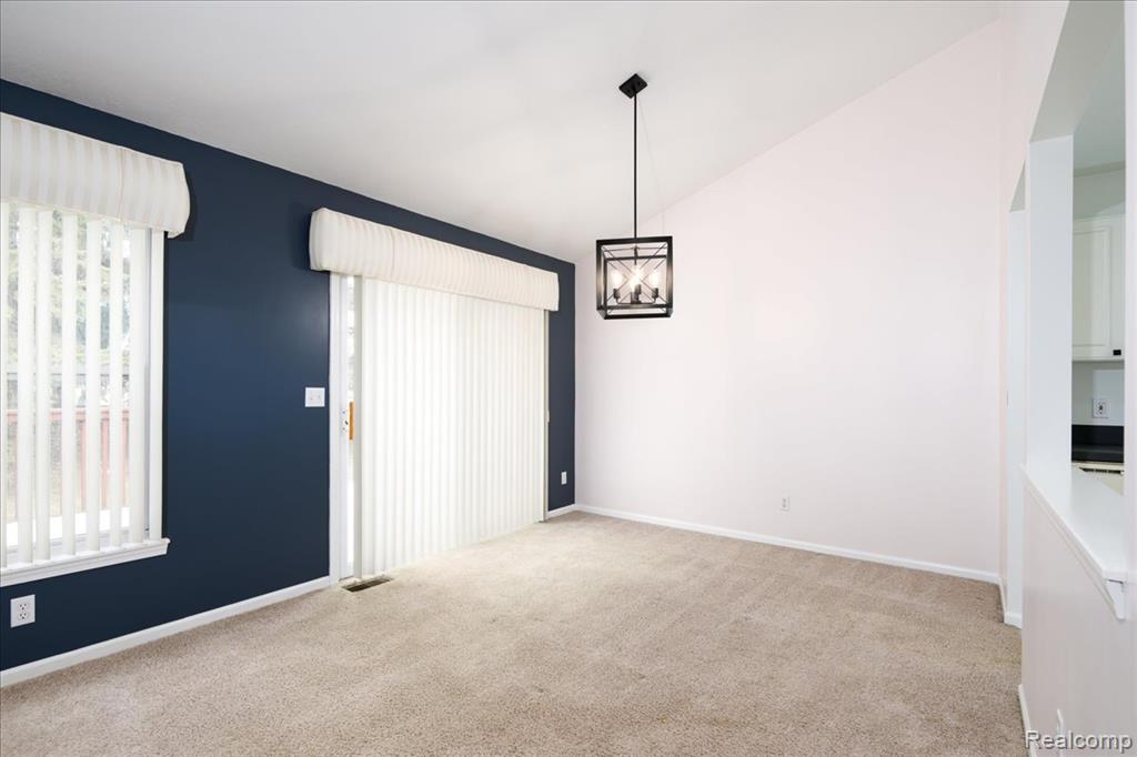 5010 Sandalwood Drive, Grand Blanc, MI 48439 — Photo 7