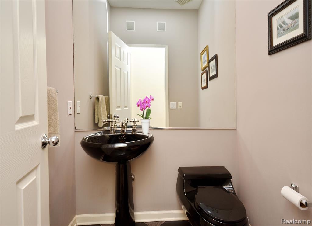 4074 Cranbrook Court, Bloomfield Hills, MI 48301 — Photo 20