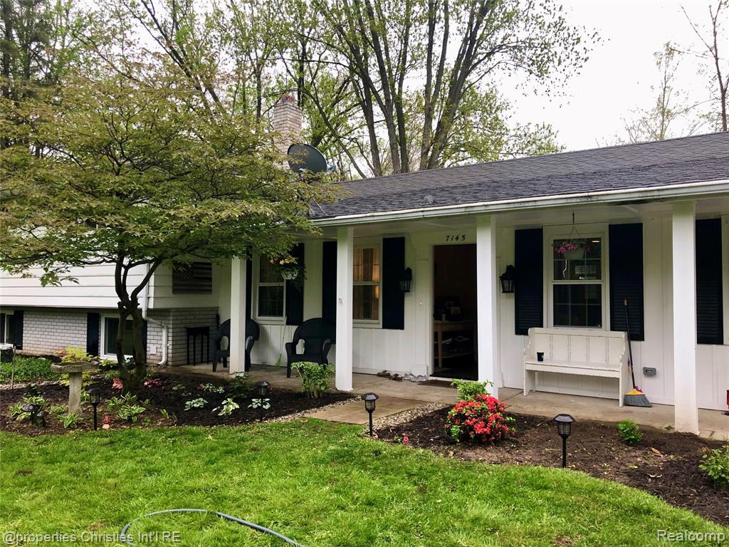 7145 Henry Drive, West Bloomfield, MI 48324 — Photo 2