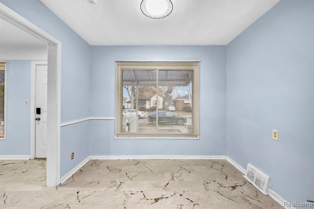 6485 Rosemont Avenue, Detroit, MI 48228 — Photo 12