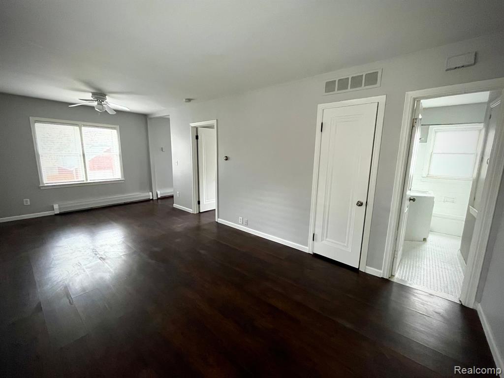 62 Madison Court #4, Clarkston, MI — Photo 4