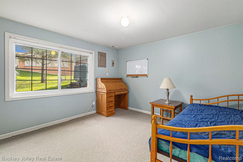 1036 PINEWOOD Court, Brighton, MI 48116 — Photo 18