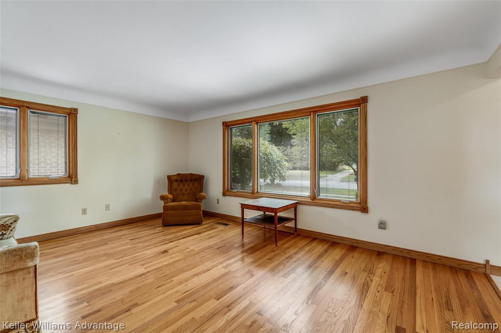 3979 Grindley Park Street, Dearborn Heights, MI 48125 — Photo 4