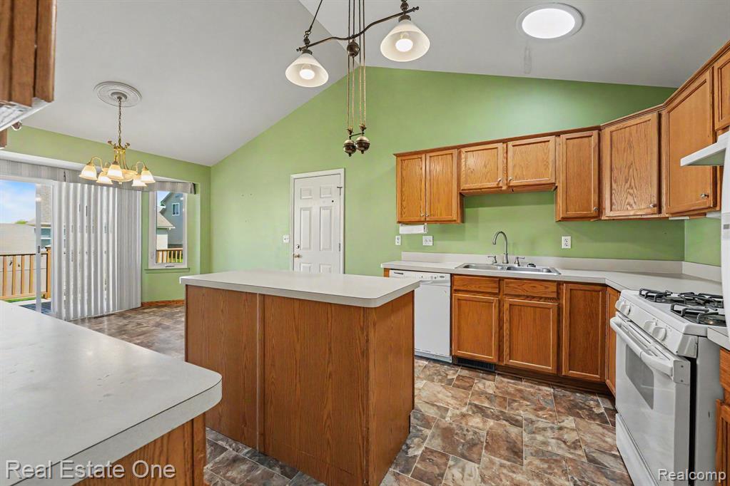 13941 Perry Place Court, Riverview, MI 48193 — Photo 10