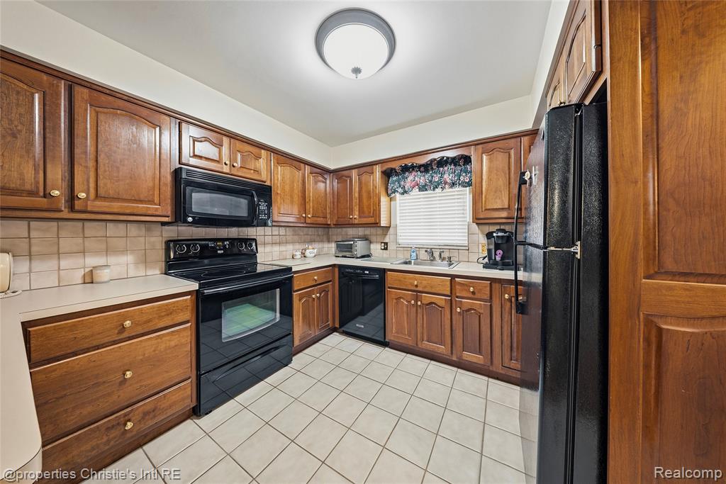 713 Moorland Drive, Grosse Pointe Woods, MI 48236 — Photo 5