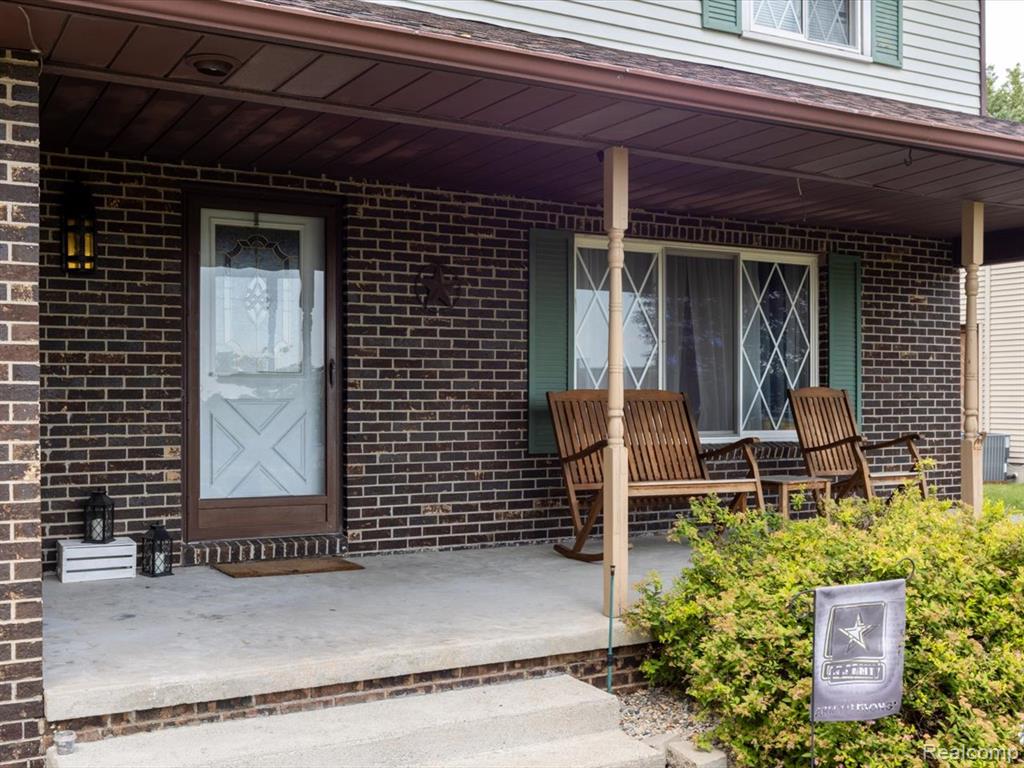 311 Collard Drive, Marysville, MI 48040 — Photo 3