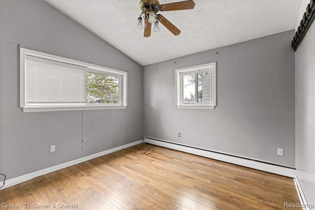 80 E MAHAN Avenue, Hazel Park, MI 48030 — Photo 19