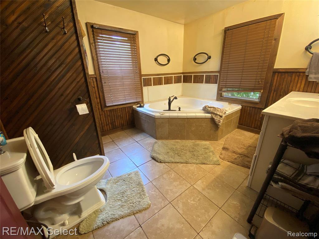 5151 Kendall Drive, Burton, MI 48509 — Photo 13