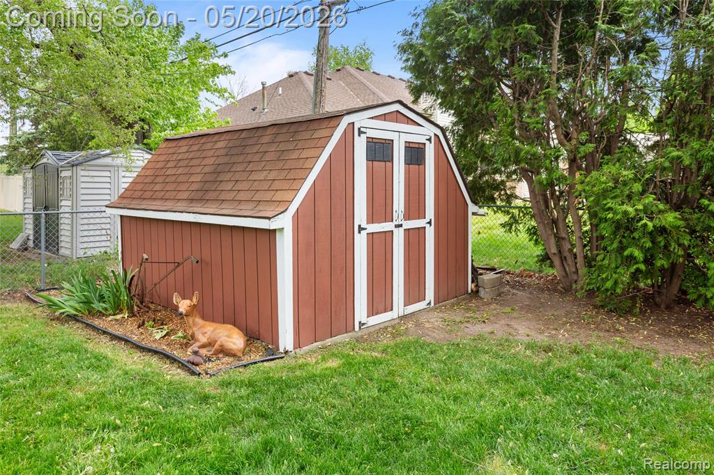 45078 Vanker Avenue, Utica, MI 48317 — Photo 12