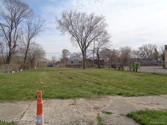 5574 TALBOT Street, Hamtramck, MI 48212 — Photo 2