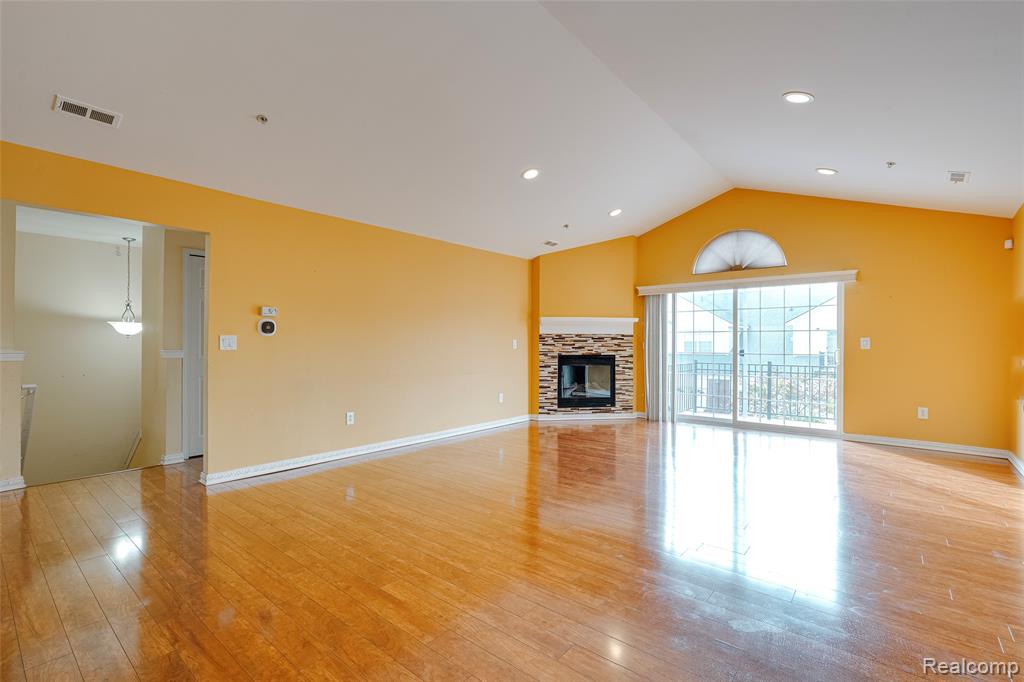 31204 Alexa Drive, Commerce Twp, MI 48390 — Photo 7