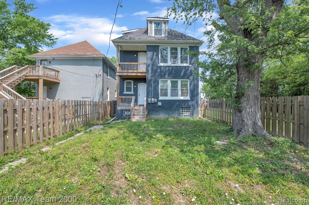 616 ENGLEWOOD Street, Detroit, MI 48202 — Photo 5