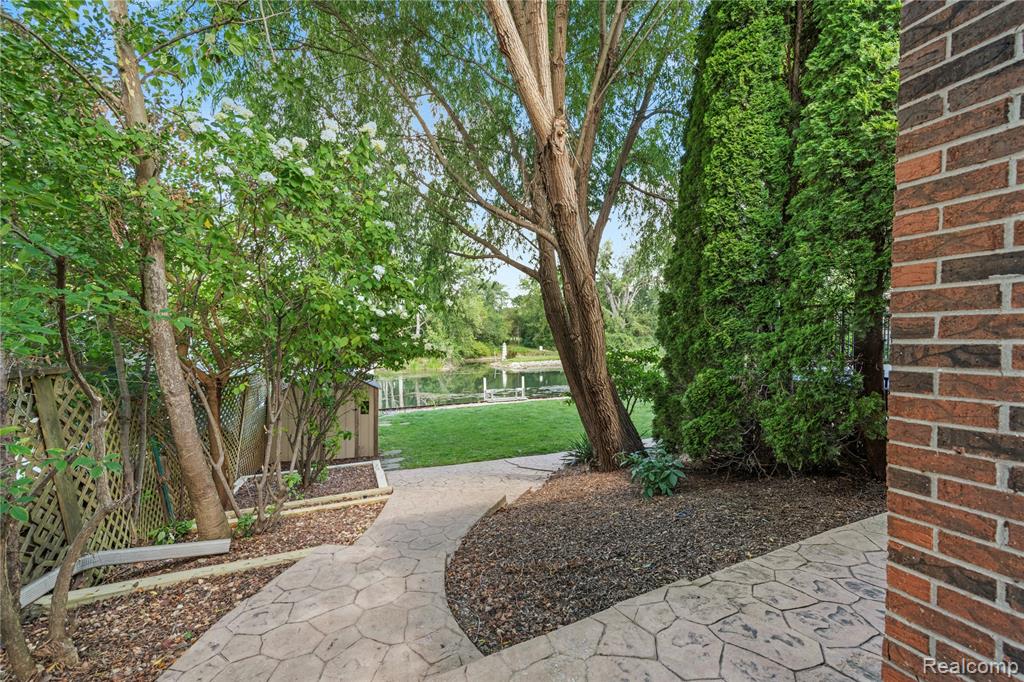 9662 Waterway Drive, Grosse Ile, MI 48138 — Photo 6