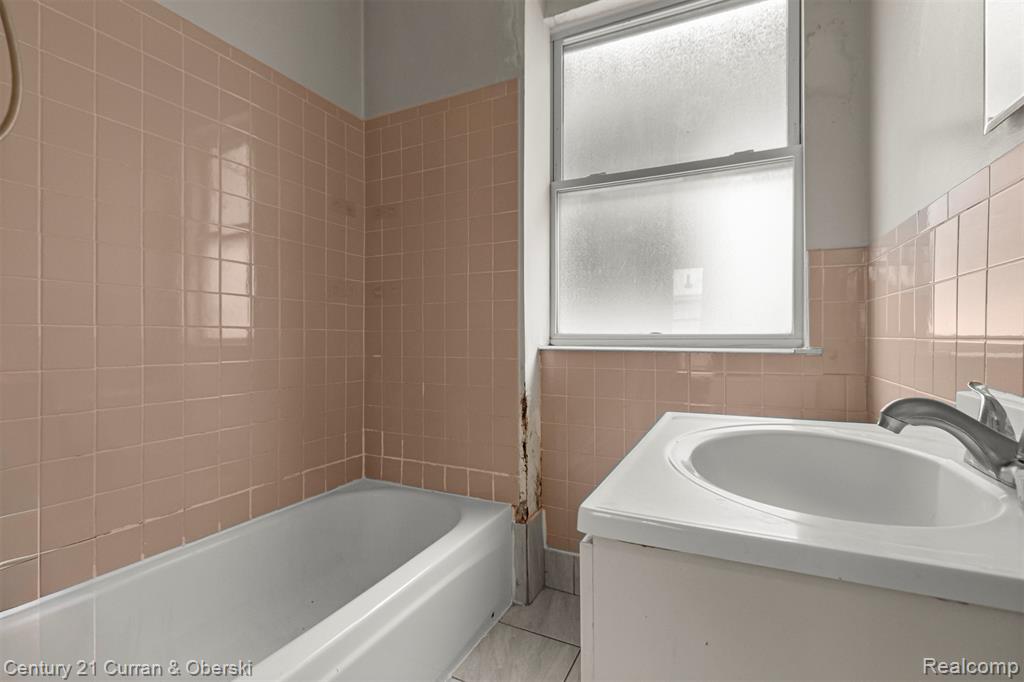 3949 Trenton Street, Detroit, MI 48210 — Photo 12