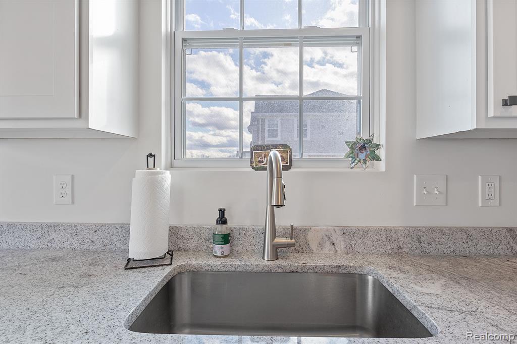 49549 CHERRY HILL Road, Canton, MI 48188 — Photo 14