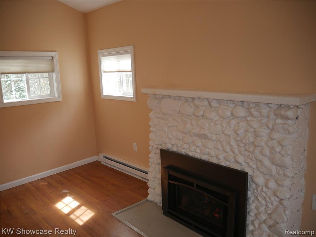913 PEARSON Drive, Milford, MI 48381 — Photo 10