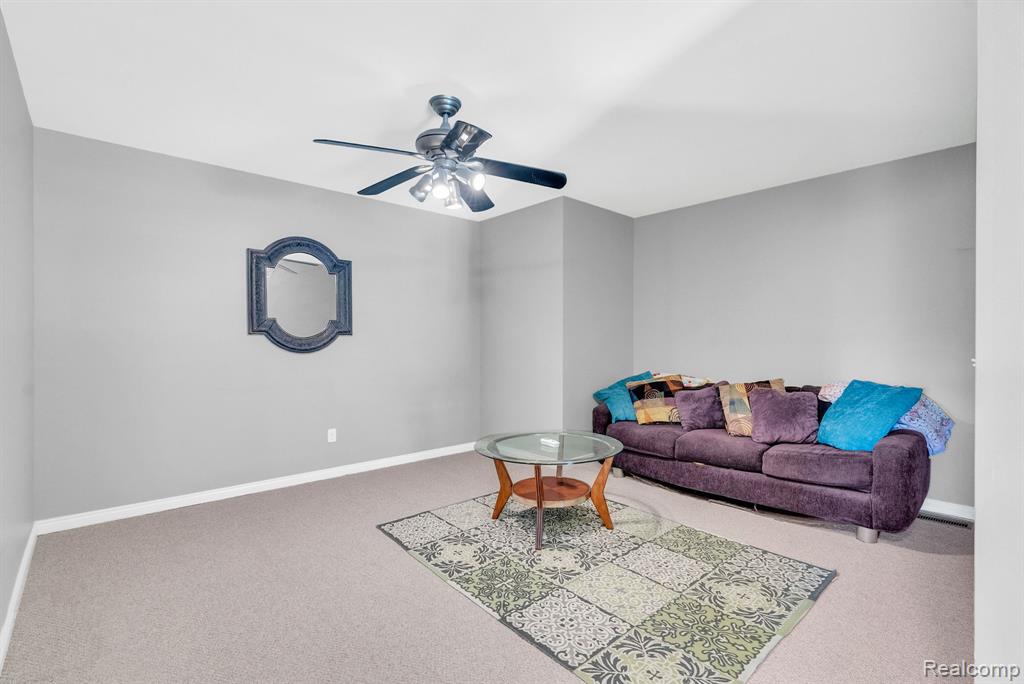 42682 Park Cresent Drive, Sterling Heights, MI 48313 — Photo 26