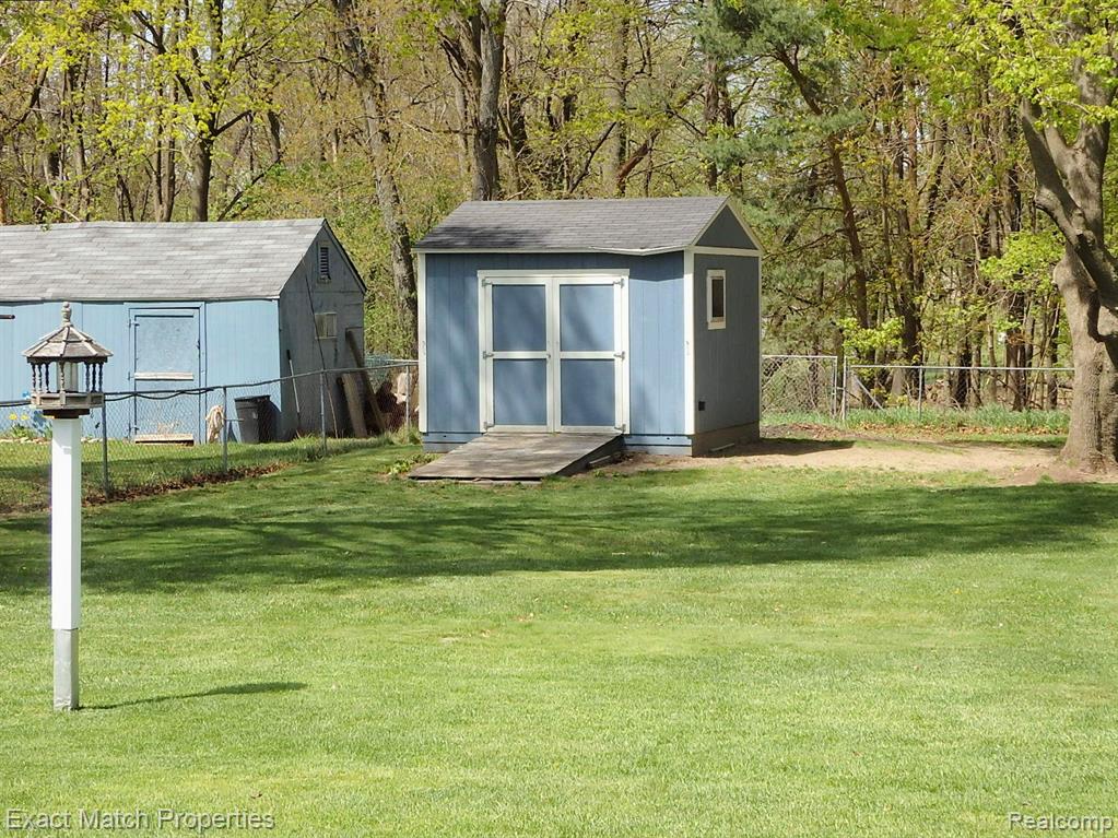 7180 HOWELL Avenue, Waterford, MI 48327 — Photo 7