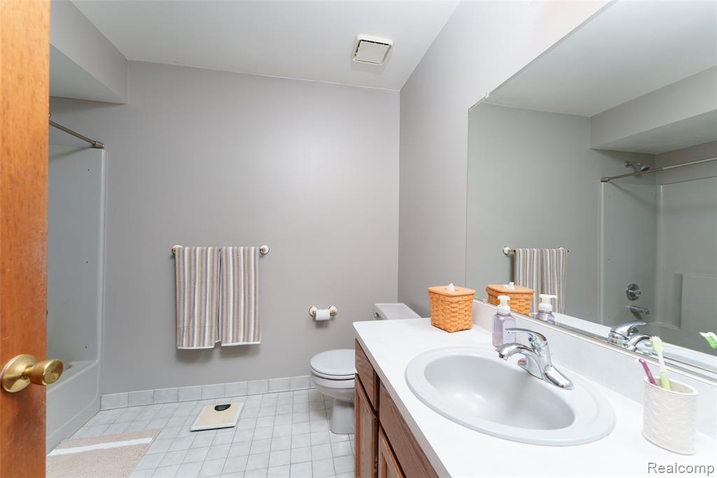 7511 Welle Road, Brighton, MI 48116 — Photo 21