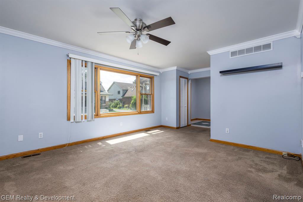 422 Clinton Street, Wyandotte, MI 48192 — Photo 8