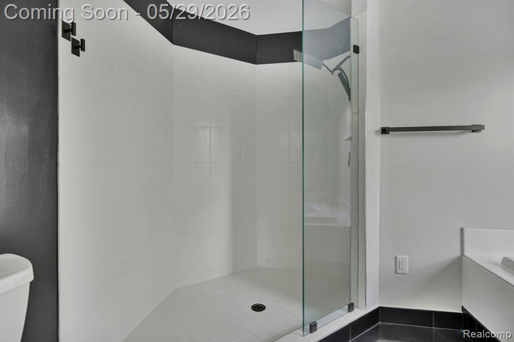 5729 Woodfield Parkway, Grand Blanc, MI 48439 — Photo 31