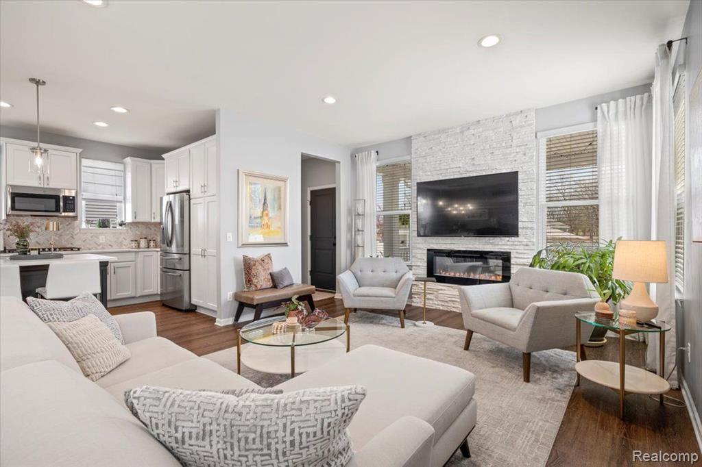 4250 KENT Road, Royal Oak, MI 48073 — Photo 16