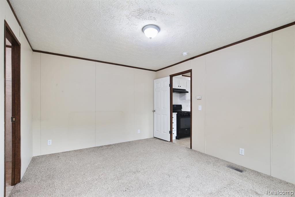 4726 Harrow Court, Sterling Heights, MI 48310 — Photo 6
