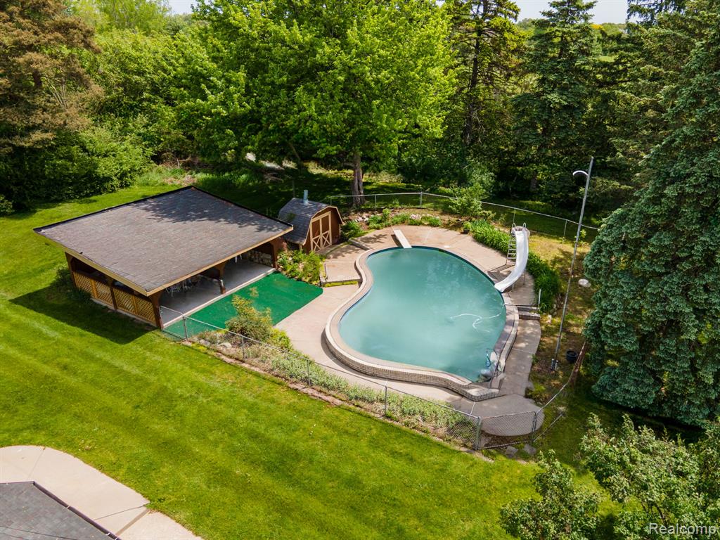 5871 Brewster Road, Rochester Hills, MI 48306 — Photo 42