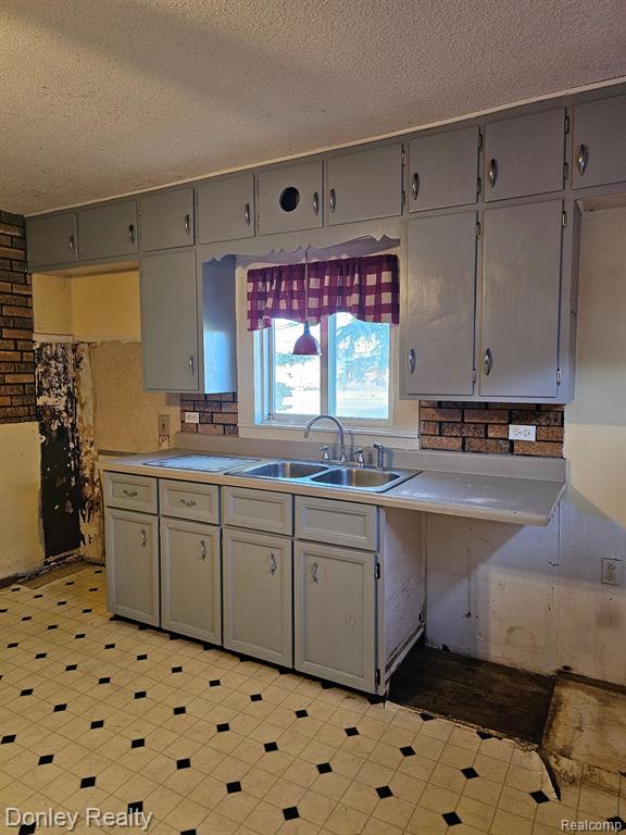 2465 S VAN DYKE Road, Marlette, MI 48453 — Photo 2