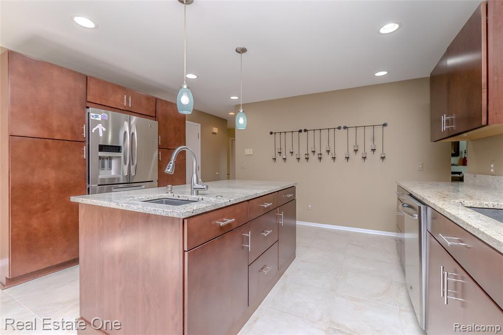 4575 Fairway Court, Waterford, MI 48328 — Photo 40