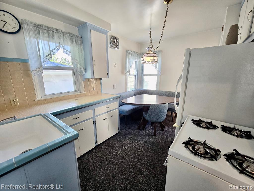 24353 Dartmouth Street, Dearborn Heights, MI 48125 — Photo 8
