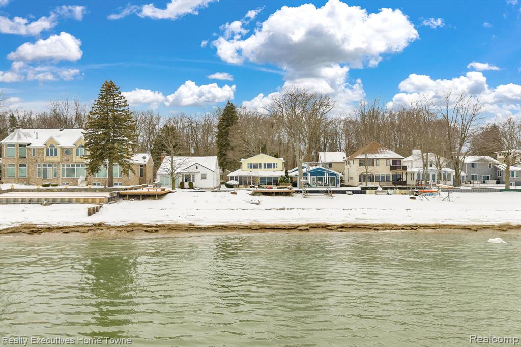 5430 Lakeshore Road, Fort Gratiot, MI 48059 — Photo 7