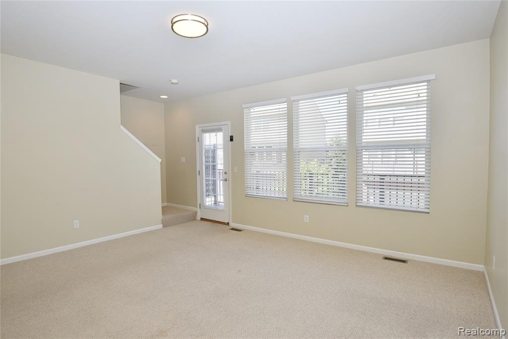 44458 Gwinnett Loop, Novi, MI — Photo 12