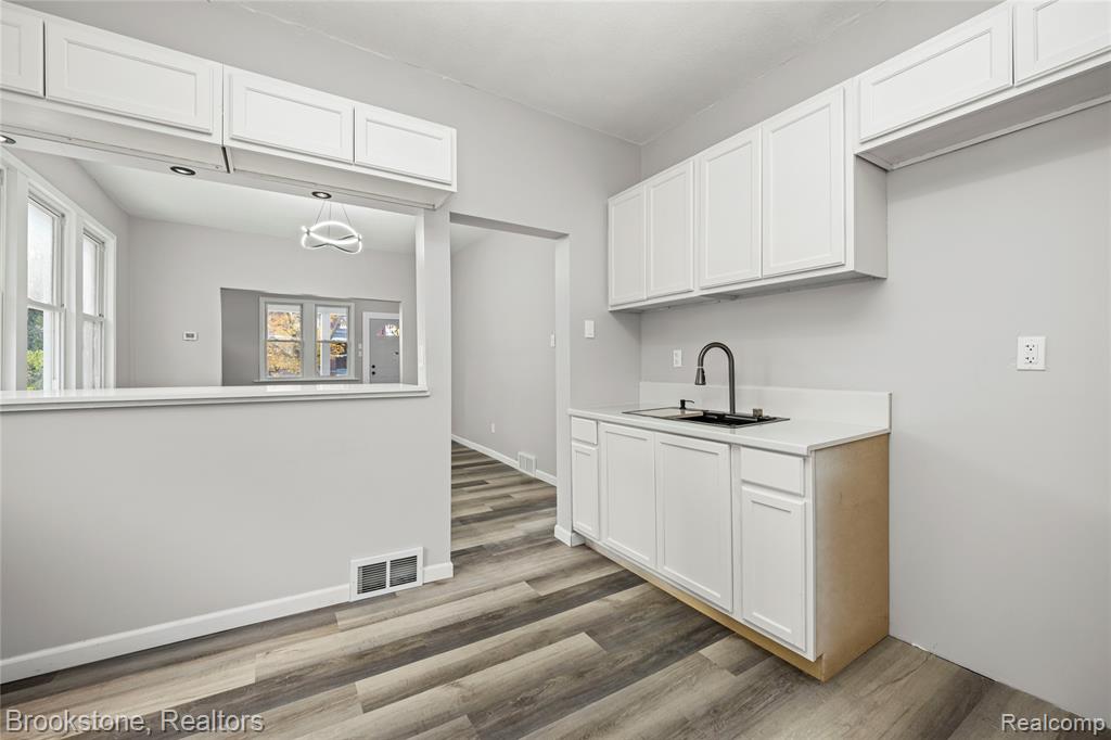4888 Maxwell Street, Detroit, MI 48214 — Photo 20