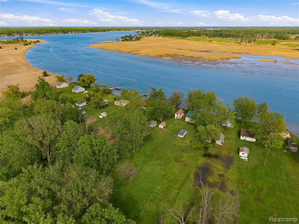 6556 Dickinson Island, Algonac, MI 48001 — Photo 33