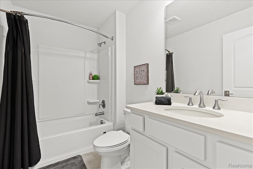 24279 Bay Laurel Lane, South Lyon, MI 48178 — Photo 33