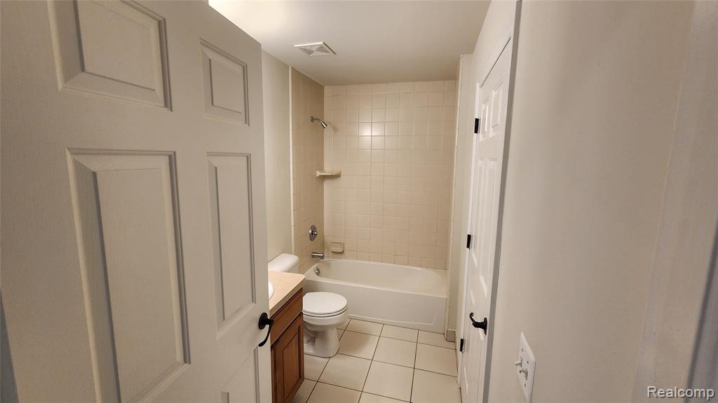 51675 Sass Road, New Baltimore, MI 48047 — Photo 11