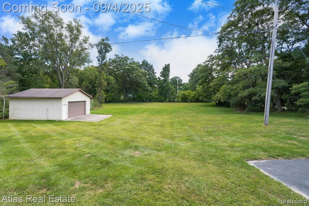 8557 Henderson Road, Goodrich Vlg, MI — Photo 9