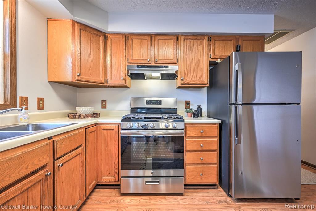 44694 Geddes Road, Canton, MI 48188 — Photo 15