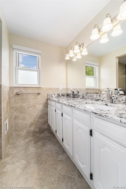 5800 CLIFFSIDE Drive, Troy, MI 48085 — Photo 15