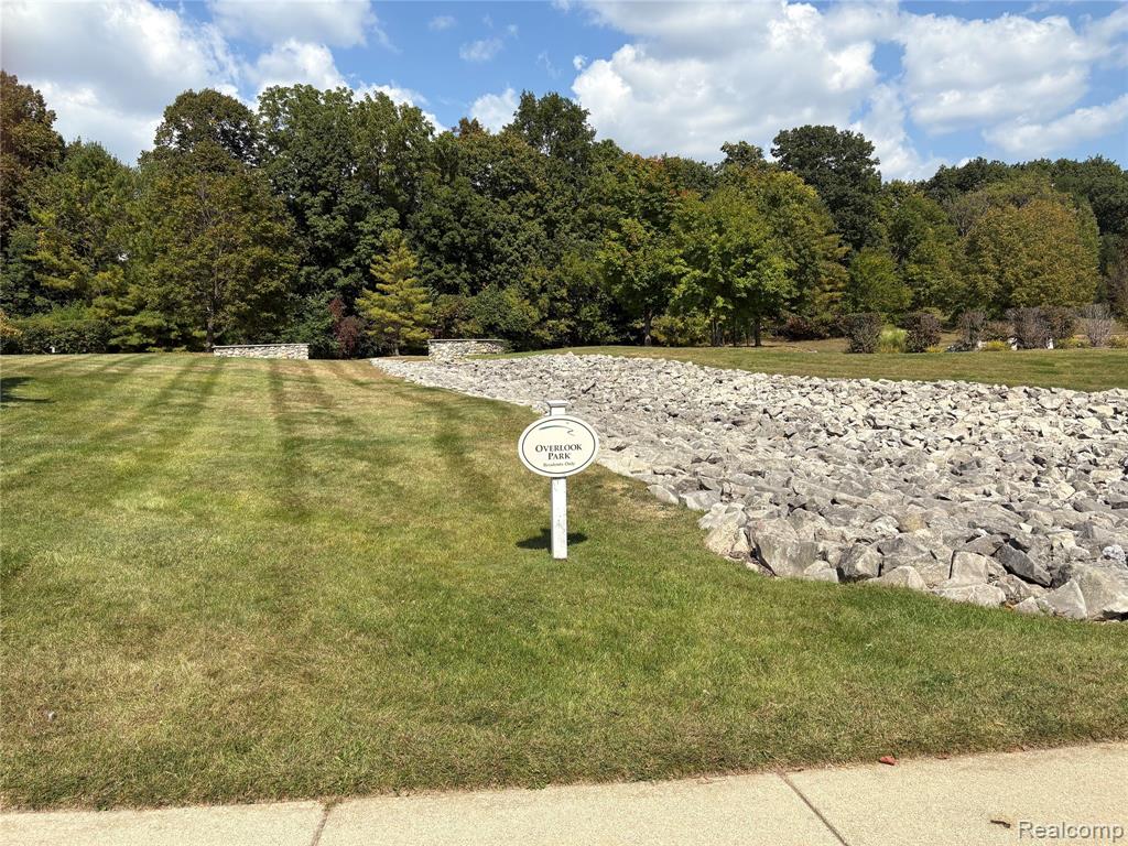18018 RIDGEVIEW Drive, Northville, MI — Photo 13