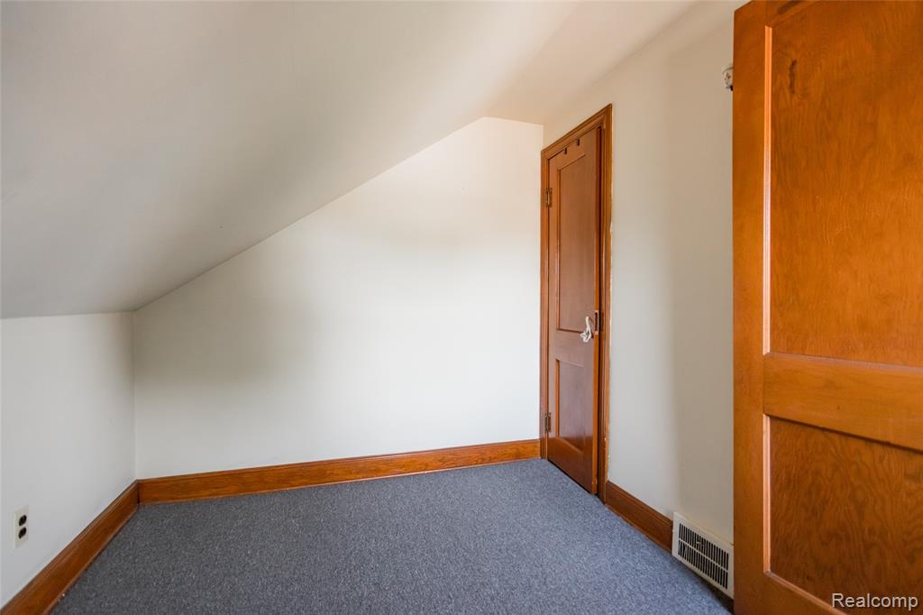 5045 Caniff Street, Hamtramck, MI 48212 — Photo 16