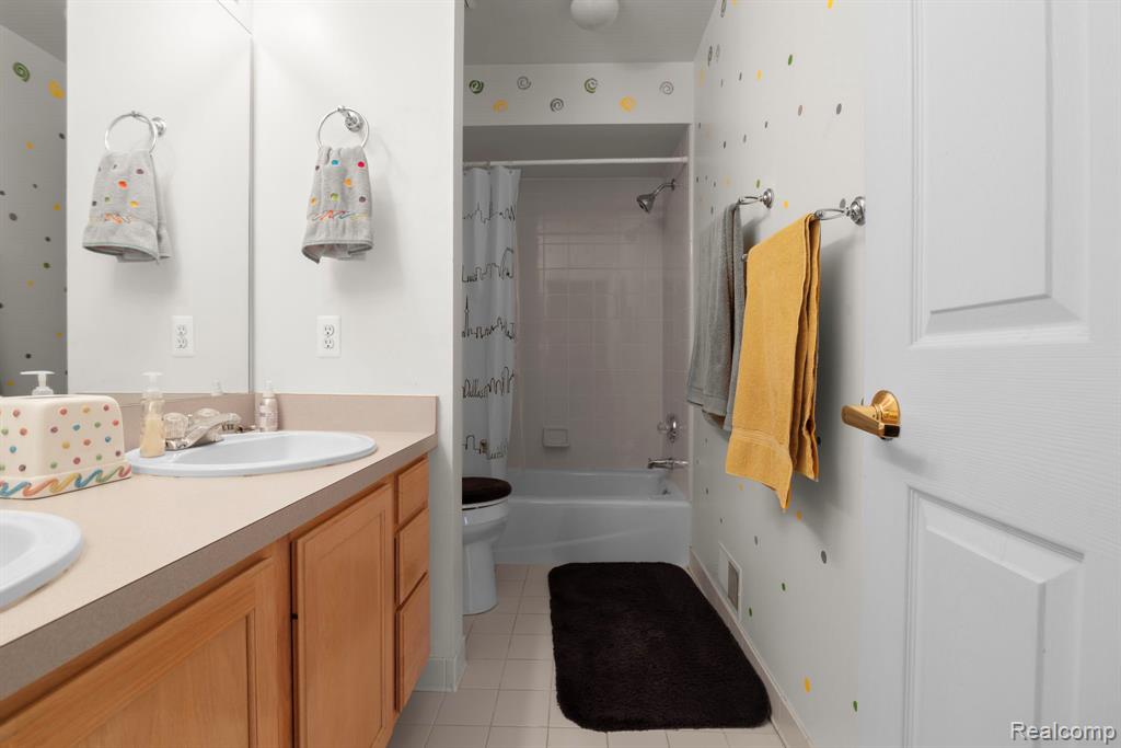 40700 Kingsley Lane, Novi, MI 48377 — Photo 20