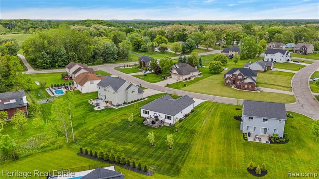 6231 Leighland Drive, Grand Blanc, MI 48439 — Photo 36