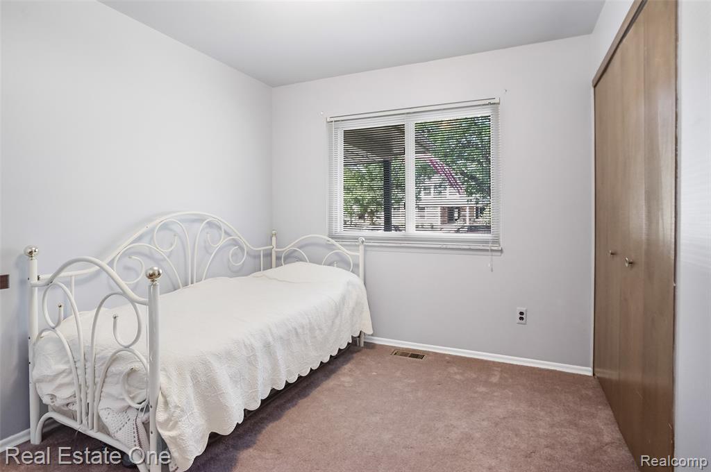5566 Larkins Drive, Troy, MI 48085 — Photo 18