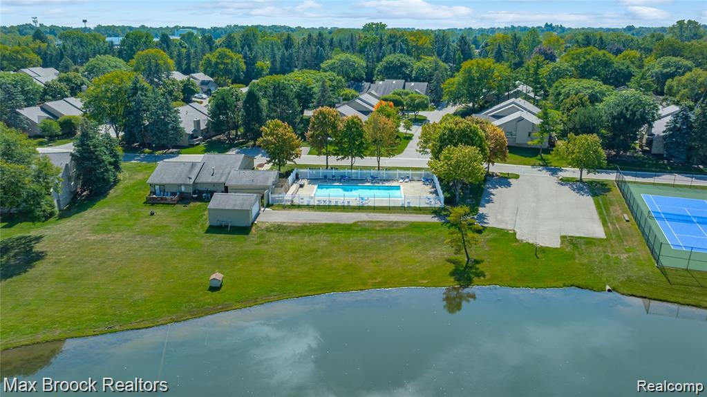 4371 Foxpointe Drive, West Bloomfield, MI 48323 — Photo 28