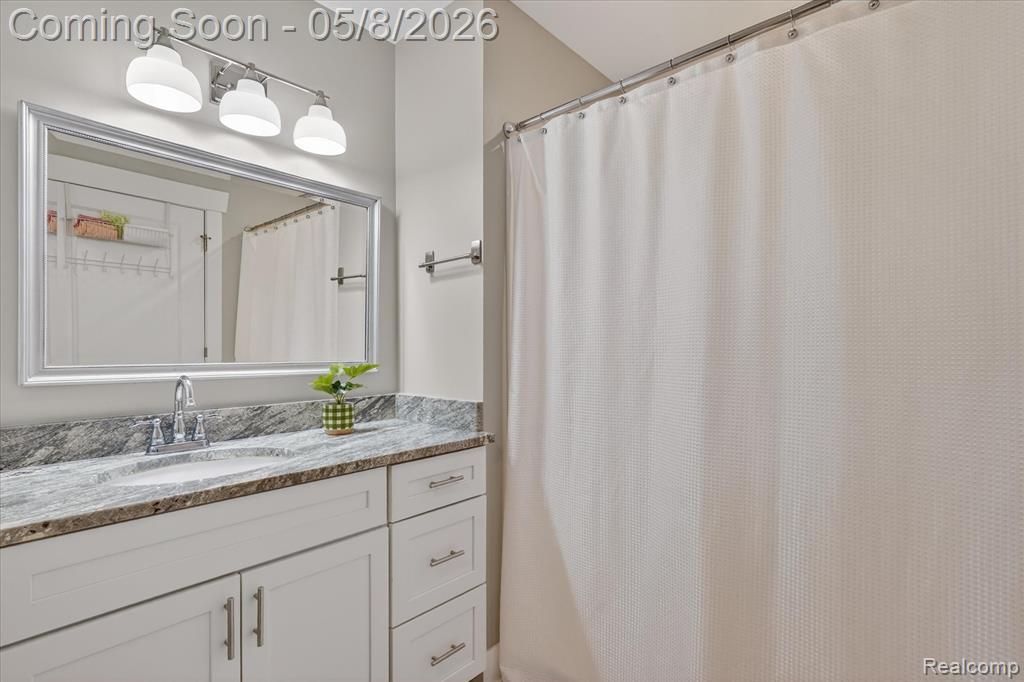 5847 Scenic Bluff Drive, 28, Brighton, MI 48116 — Photo 22