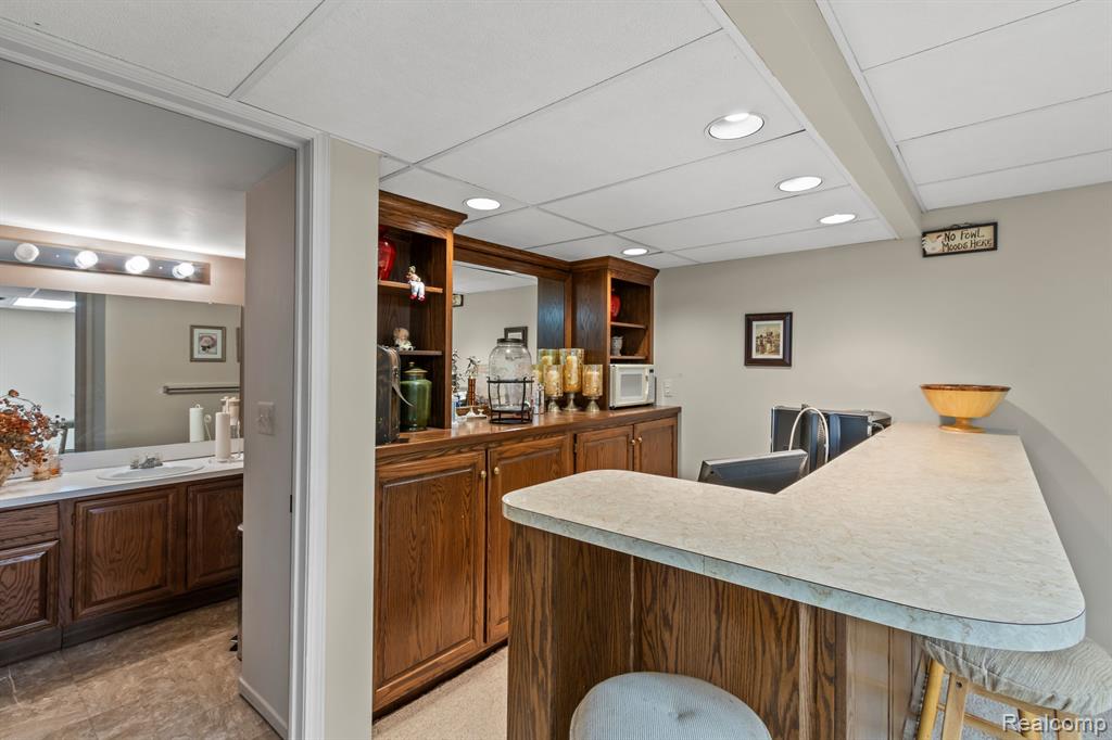 1696 S HILL Boulevard, Bloomfield Hills, MI 48304 — Photo 23