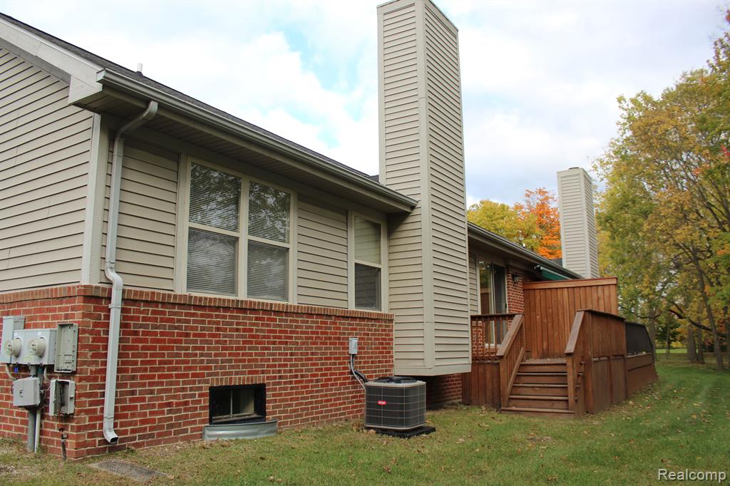 9132 COLONY PARK Drive, Ypsilanti, MI 48197 — Photo 3